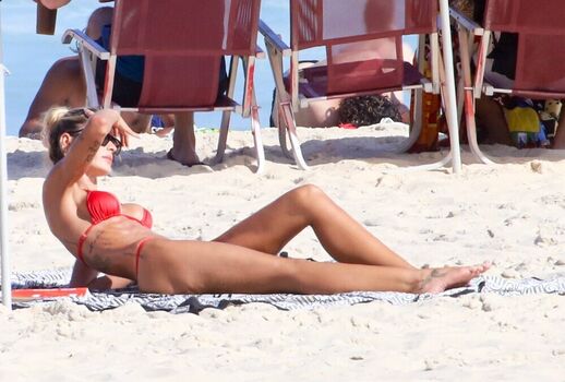 Yasmin Brunet