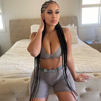 Yasmine Lopez