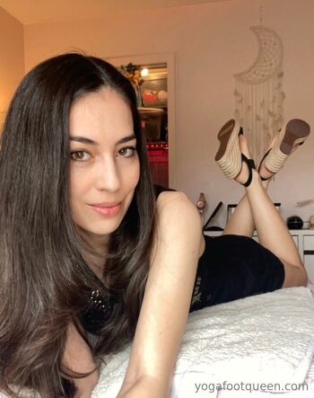 yogafootqueenfree