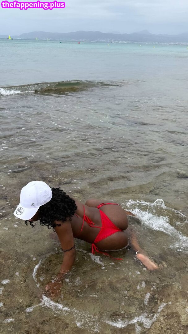 Yyaizabennett Fotografie OnlyFans Dezbrăcată #2