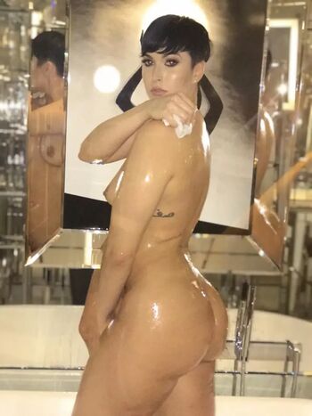 zahraelise_
