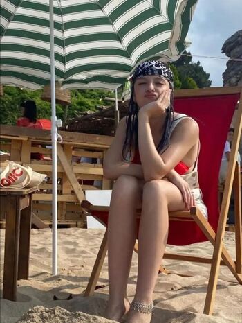 Zeynep Sude