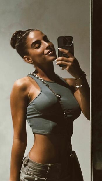 Zoe Bayona