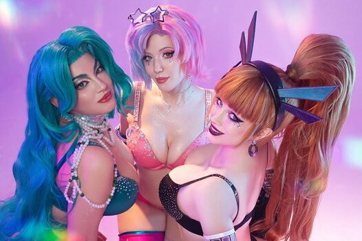 Zoe Volf Cosplay