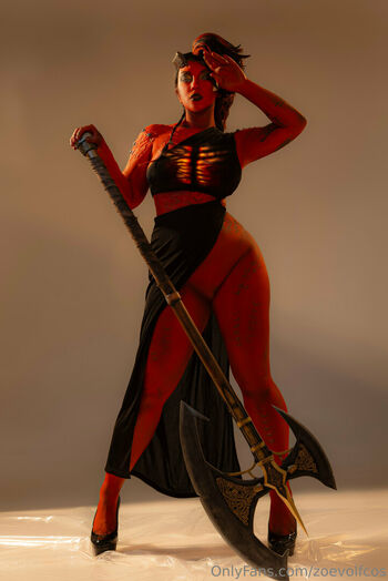 Zoe Volf Cosplay