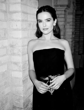 Zoey Deutch