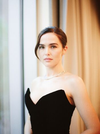 Zoey Deutch