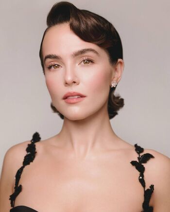Zoey Deutch