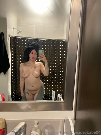 zoeybabe04