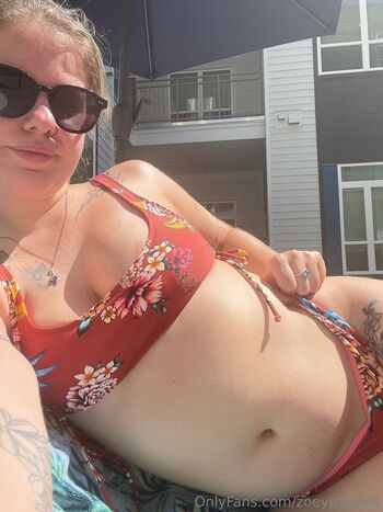 zoeybabe04