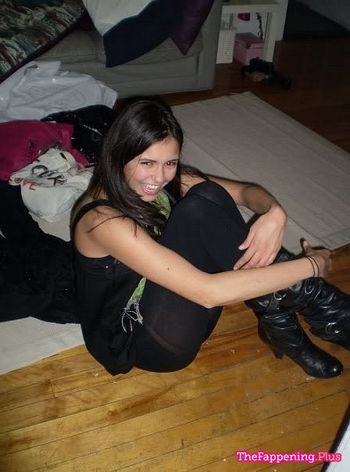 Nina Dobrev