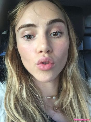 Suki Waterhouse