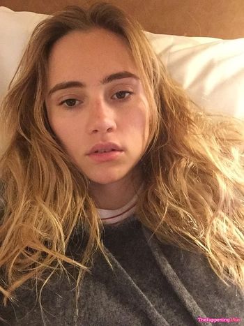 Suki Waterhouse