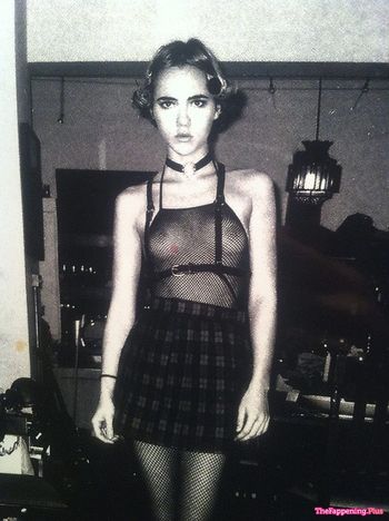 Suki Waterhouse