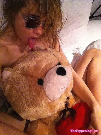 Suki Waterhouse