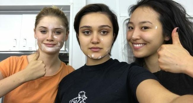 Ariela Barer