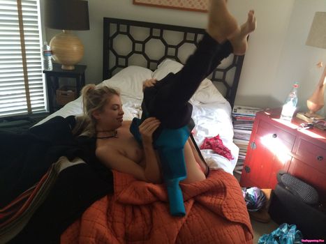 Stella Maxwell